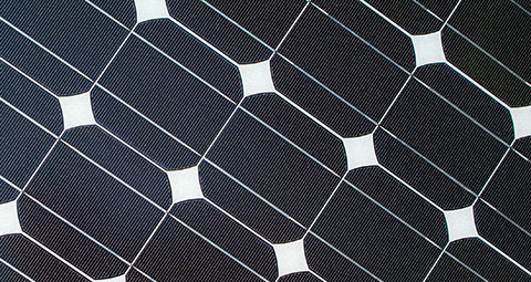 Das sind monokristalline Solarzellen für Photovoltaik.