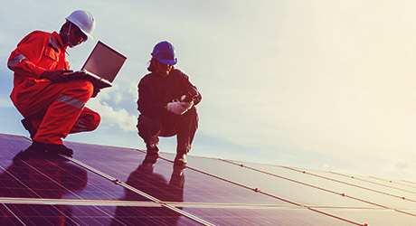 Wir montieren Ihre PV-Module und Sie können sich zurücklehnen.
